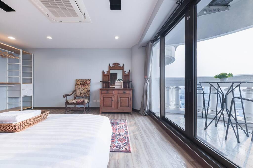 Central Bangkok, 5 Stars River View & Characteristic Decor Exteriör bild